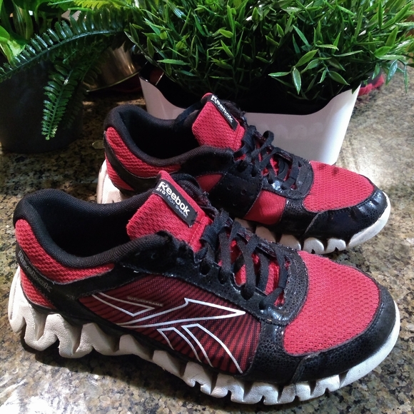 Reebok zig tech shark Red size 6.5 Boys youths - Picture 6 of 6